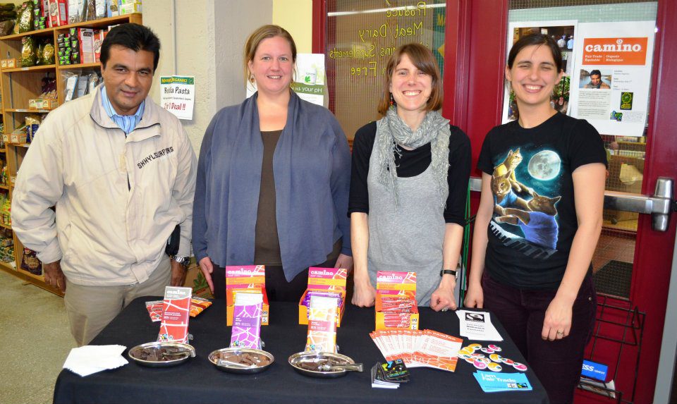 Camino hosted fair trade sugar producer, Santiago Paz from Cepicafé, in Ottawa in 2012. Here, you can see Santiago at the far left beside Jennifer Williams (then CEO of Camino), and two volunteers from Fair Trade Ottawa Équitable.